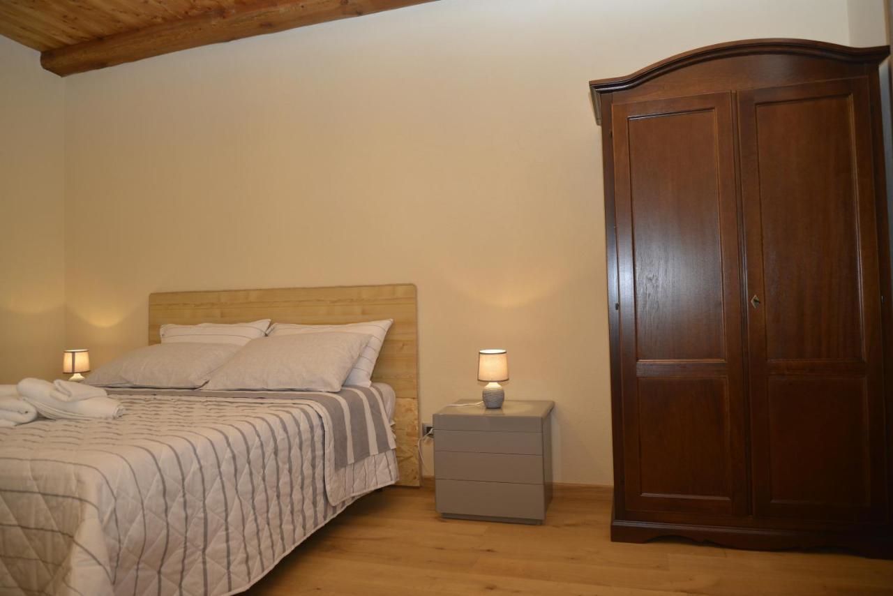 Agriturismo Ai Pruesot Bagnolo Piemonte Exterior photo